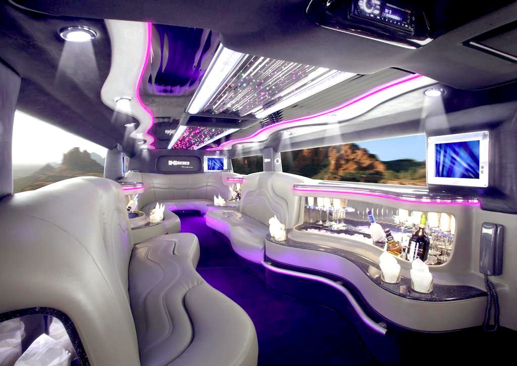 A Luxurious Limo Can Enhance Your Birthday Celebration