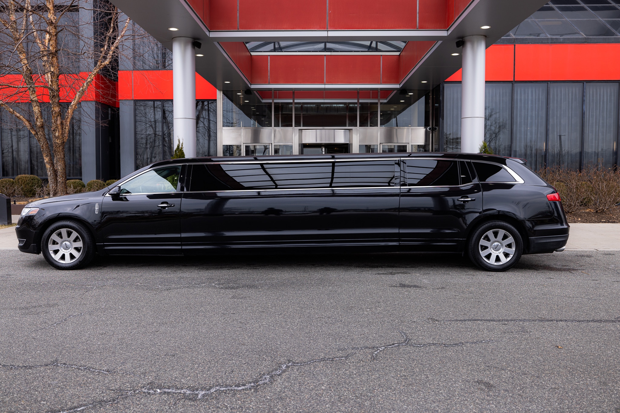 Lincoln MKT Stretch limo