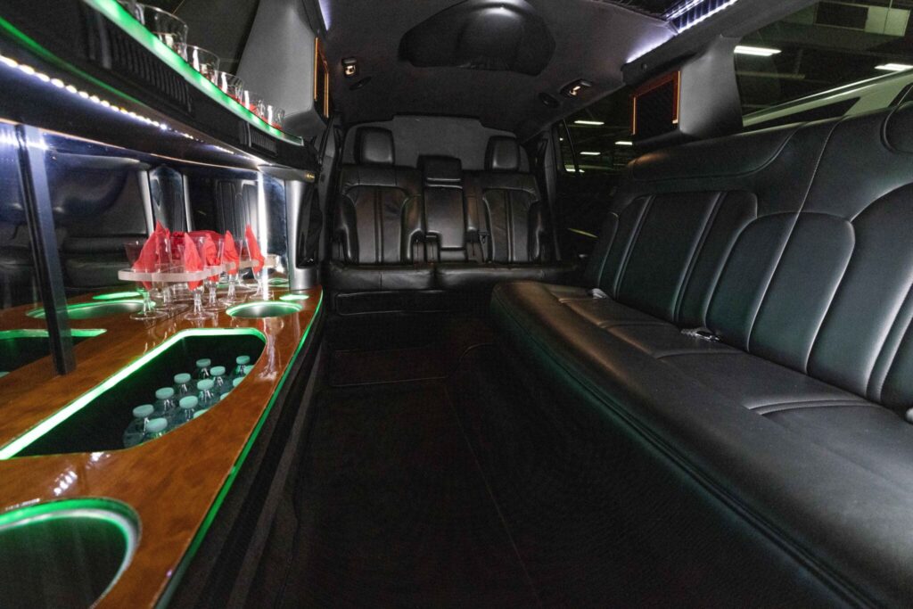 Lincoln MKT Stretch Limo White bar