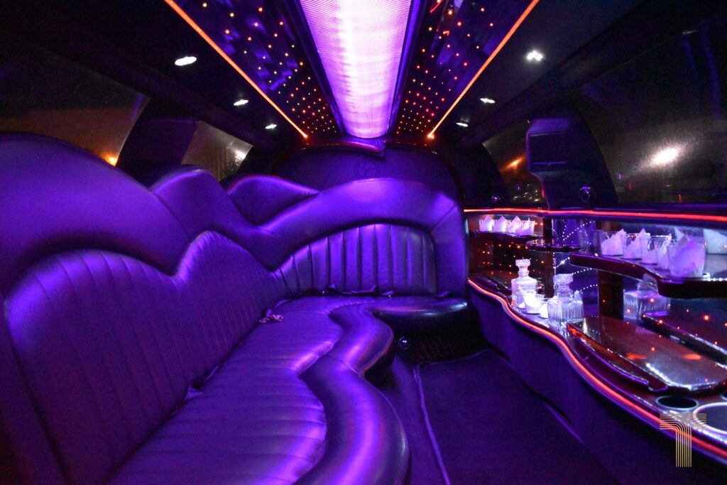 Lincoln stretch limousine White interior