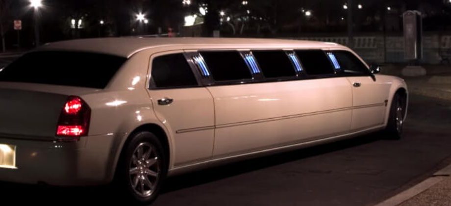 chrysler 300 limo for night out